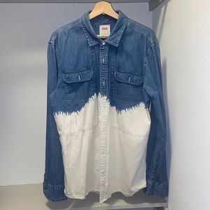 Levi Strauss Dual color button down!
